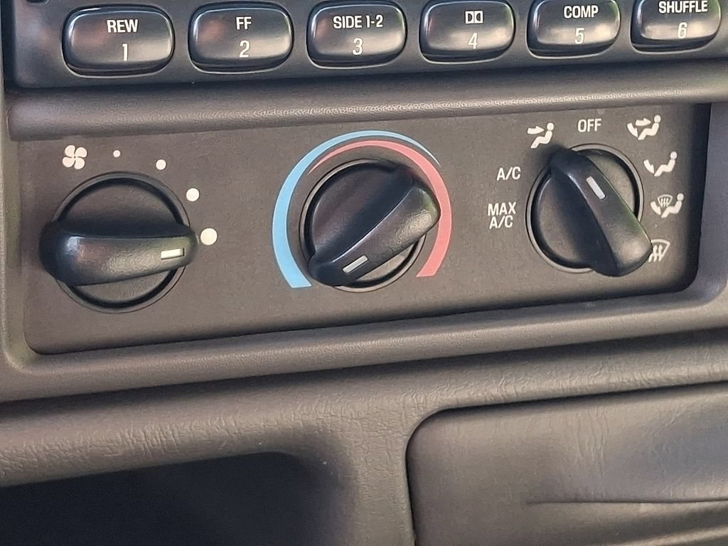 Used 2002 Ford F350 Lariat AWD/4WD image 15