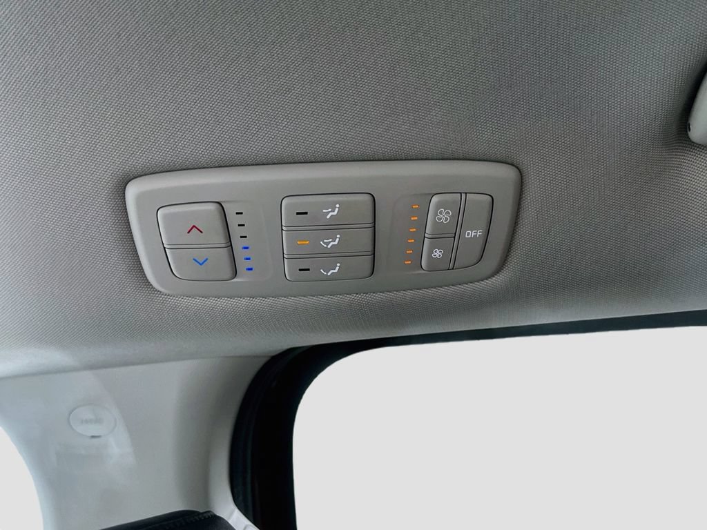 Certified 2024 Kia Carnival LX FWD image 24