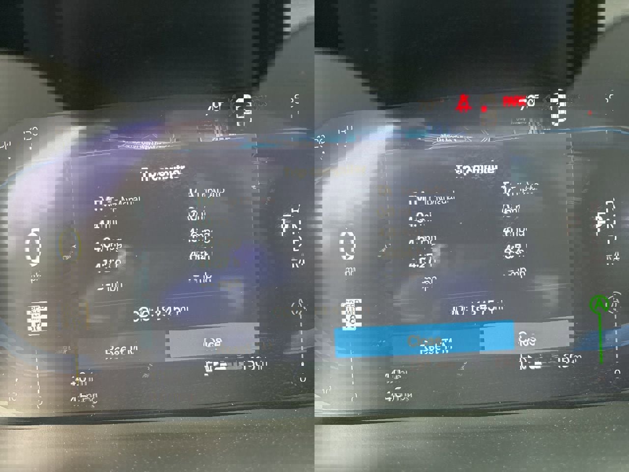 Certified 2025 Volvo XC40 B5 Plus AWD/4WD image 26