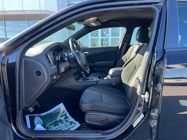 Used 2022 Dodge Charger SXT w/ Blacktop Package image 9