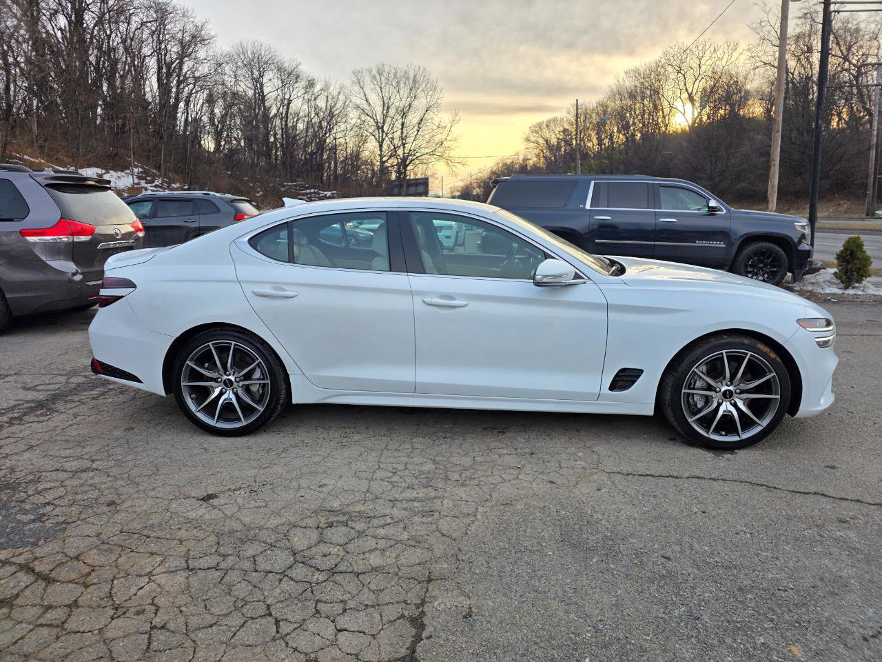 Used 2024 Genesis G70 2.5T image 4