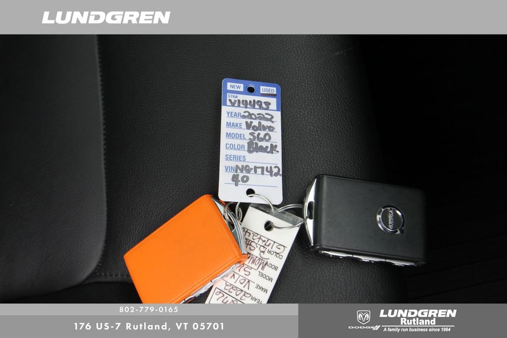 Used 2022 Volvo S60 B5 Momentum w/ Premium Package AWD/4WD image 33