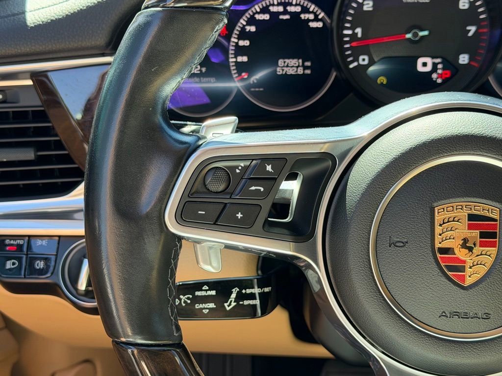 Used 2018 Porsche Panamera image 19