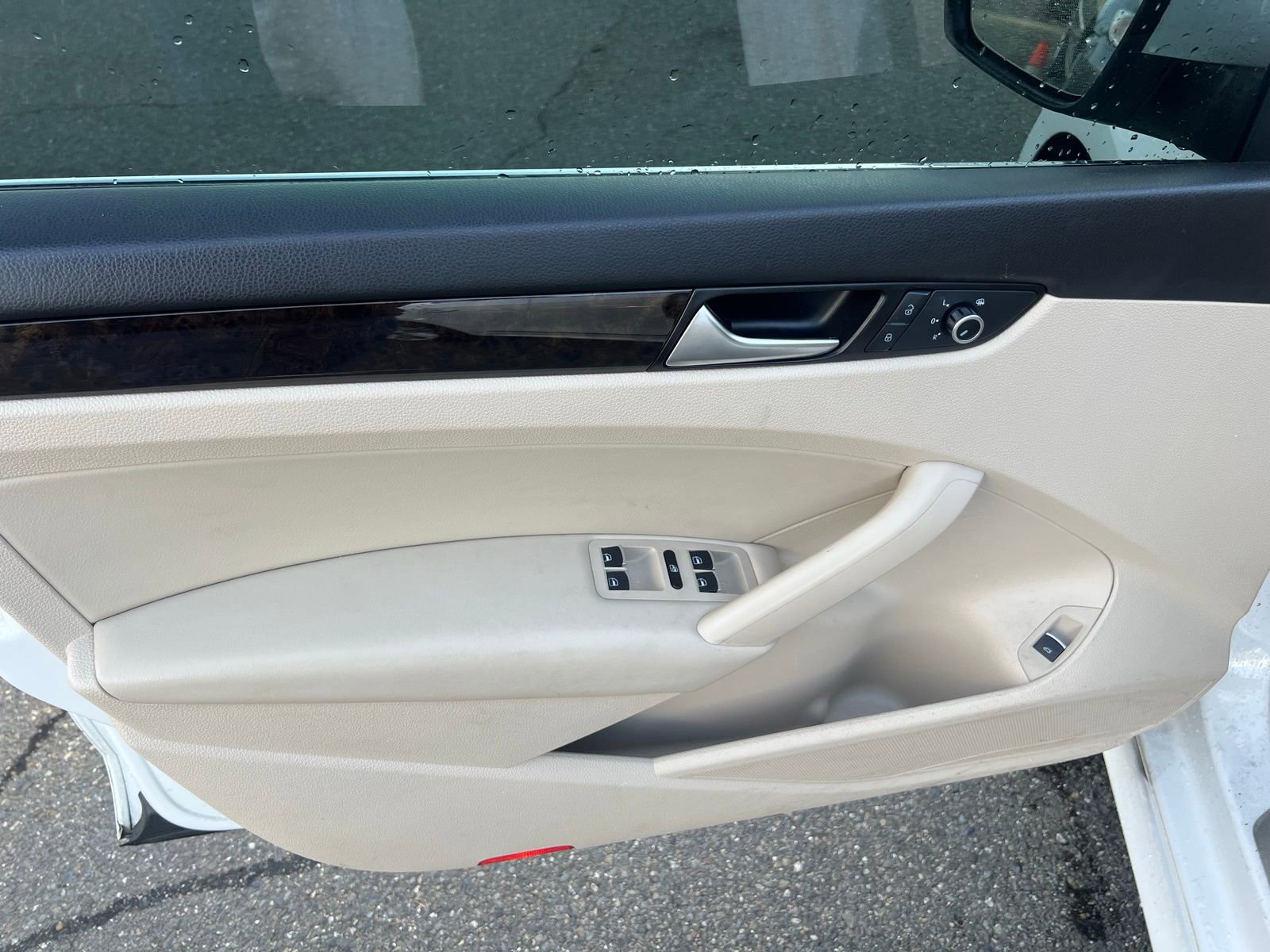 Used 2014 Volkswagen Passat 1.8T SEL Premium image 10