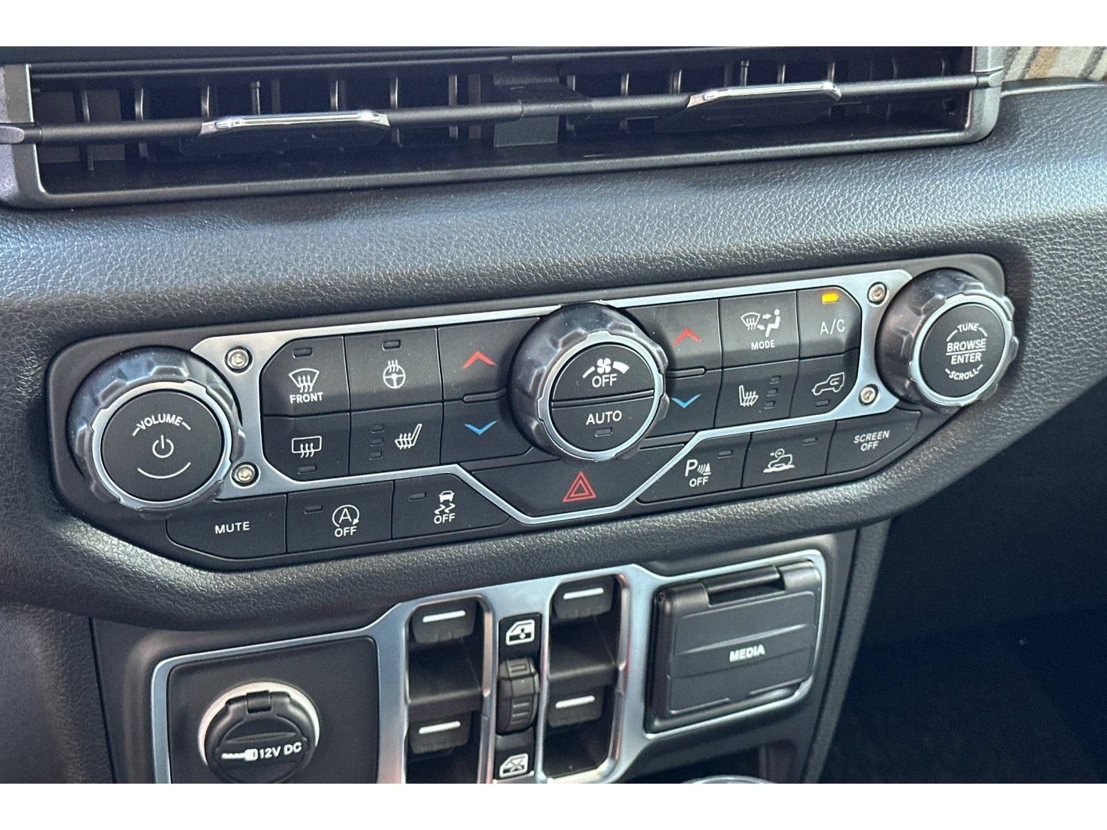 New 2026 Jeep Gladiator Sport AWD/4WD image 21