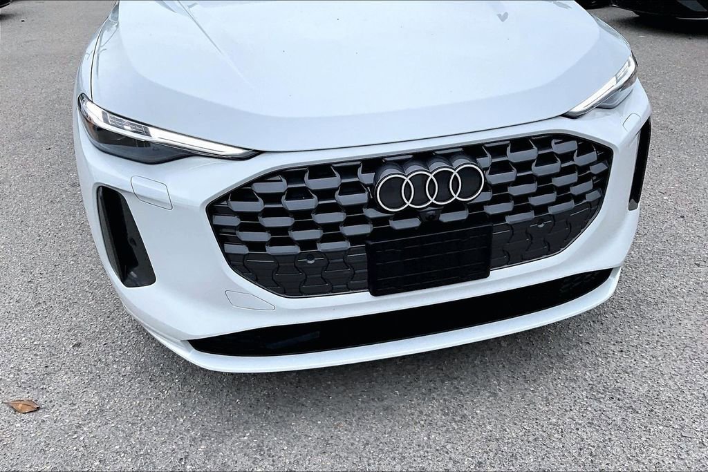 Certified 2025 Audi Q5 Prestige image 11