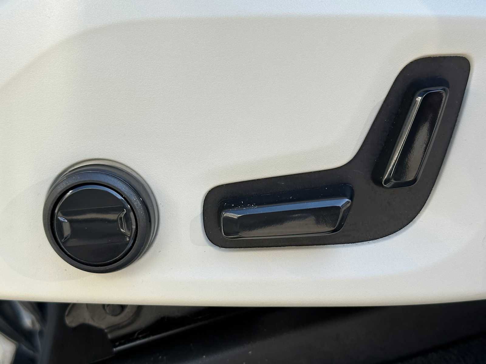 Used 2023 Volvo XC90 T8 Plus w/ Protection Package AWD/4WD image 24