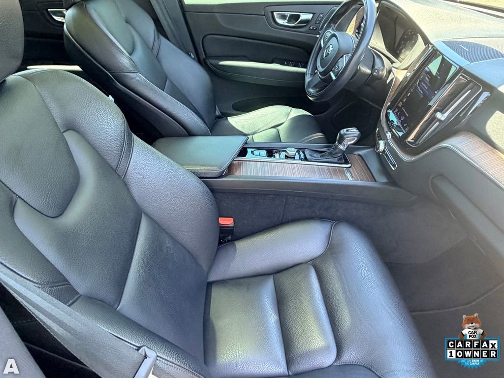 Used 2021 Volvo XC60 T5 Momentum w/ Advanced Package FWD image 12