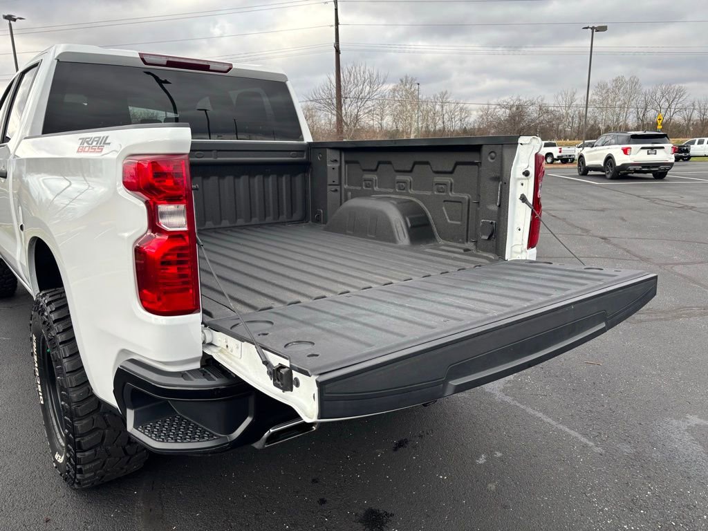 Used 2023 Chevrolet Silverado 1500 Custom Trail Boss w/ LPO, Dark Essentials Package image 18