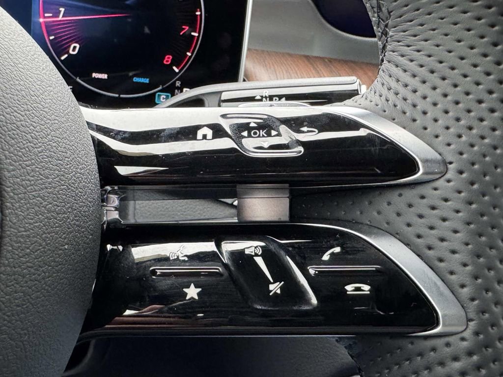 Certified 2025 Mercedes-Benz GLC 300 4MATIC image 21