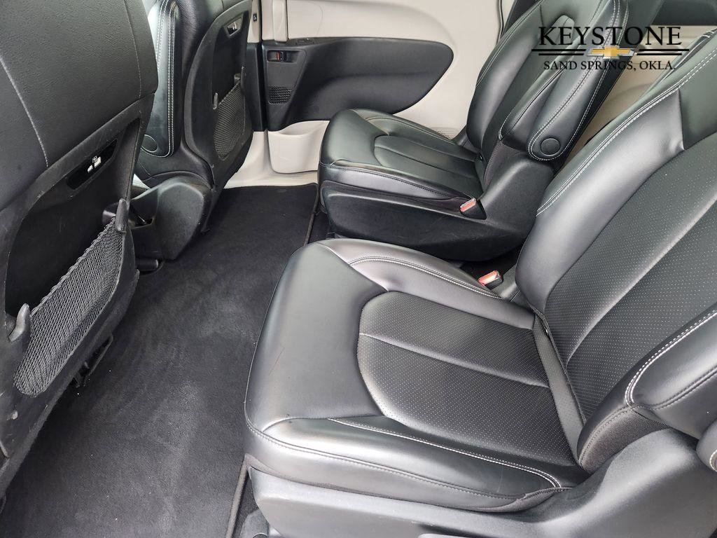 Used 2022 Chrysler Pacifica Touring-L image 30