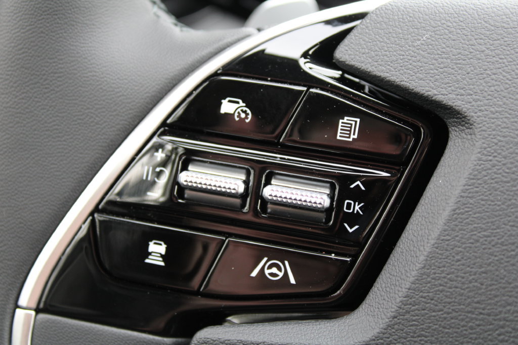 New 2026 Kia Niro EX FWD image 25