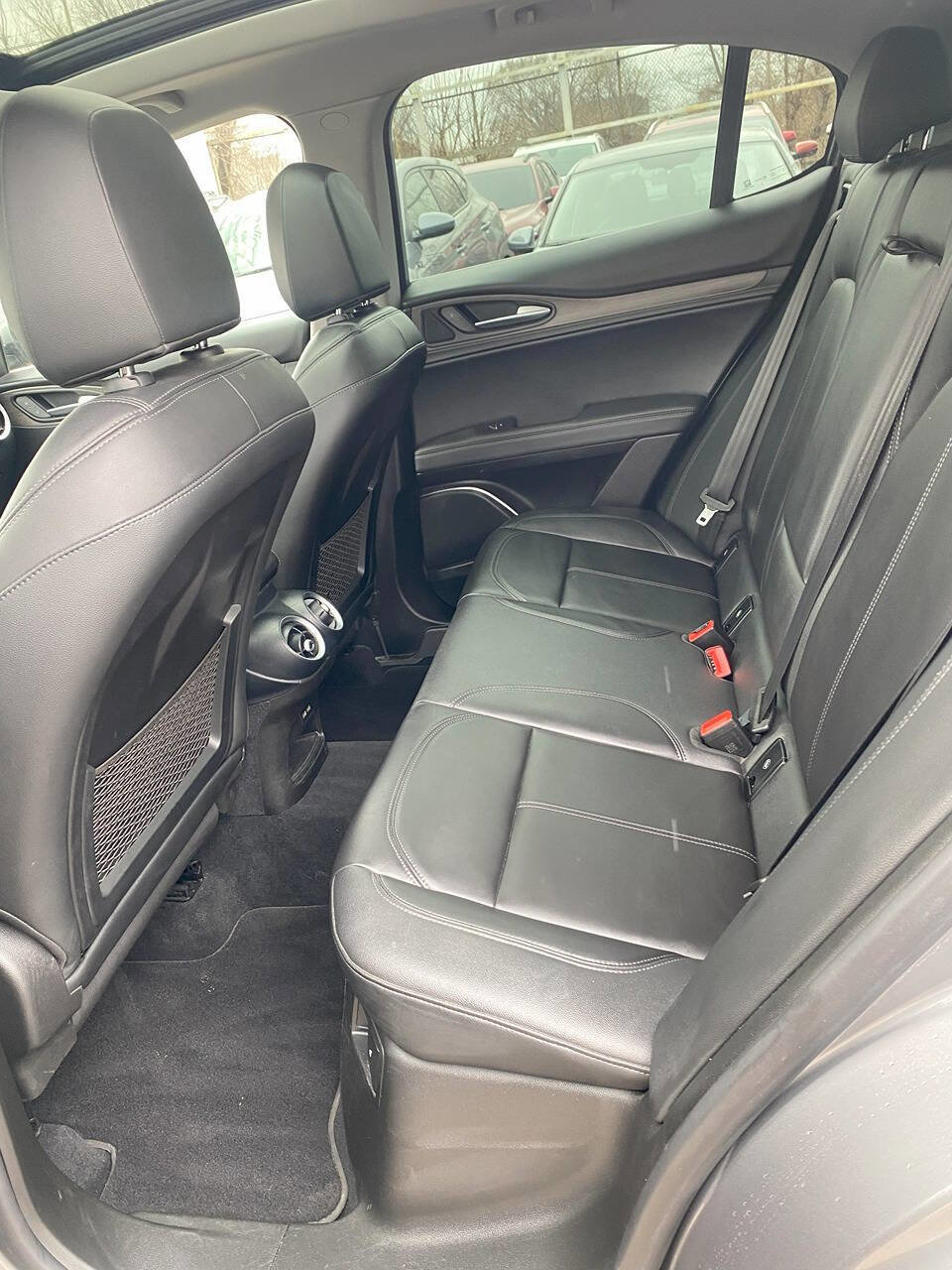 Used 2021 Alfa Romeo Stelvio Ti image 18