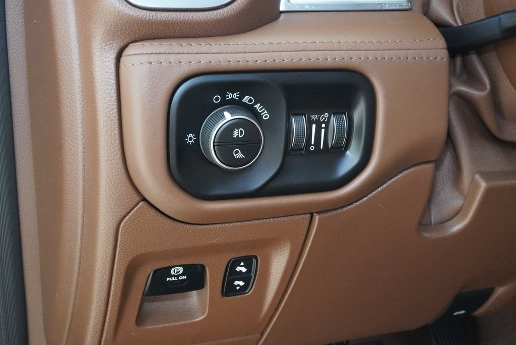 Used 2021 RAM 1500 Limited AWD/4WD image 25
