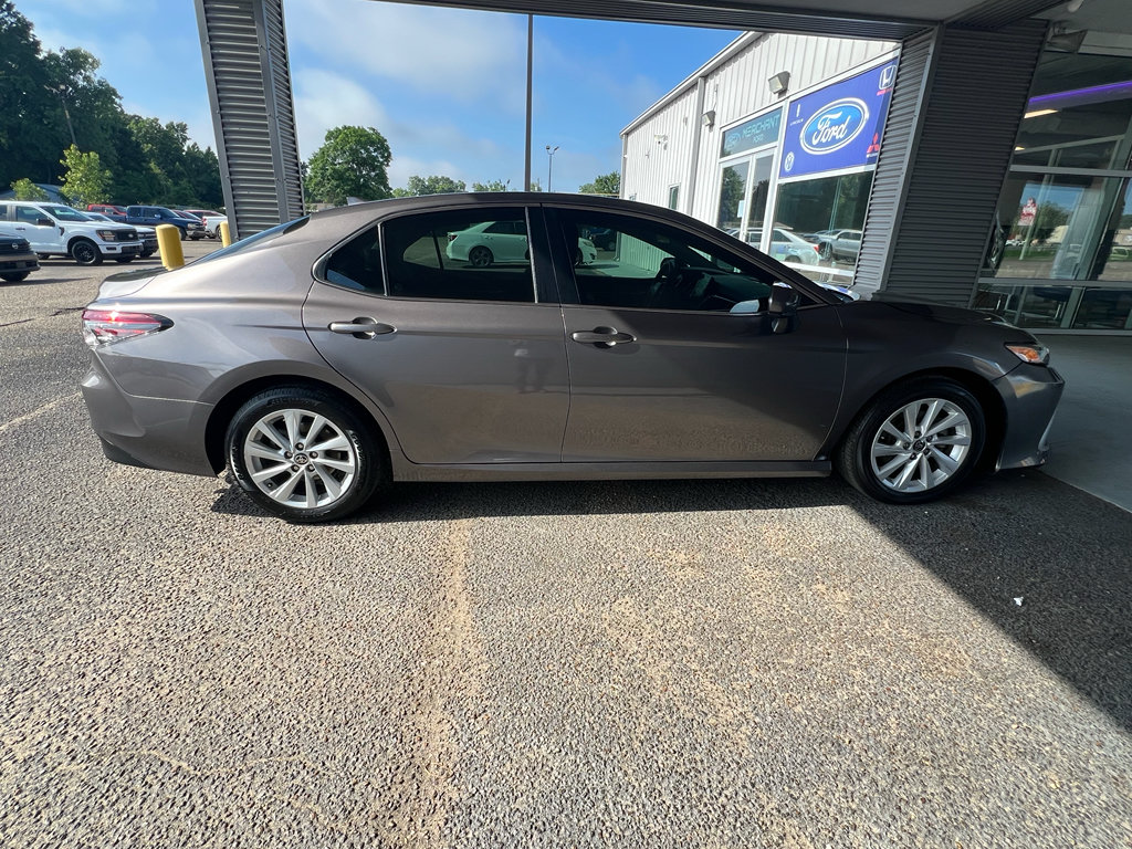 Used 2023 Toyota Camry LE FWD image 10