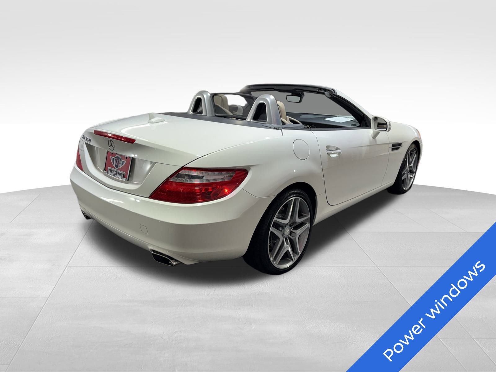 Used 2013 Mercedes-Benz SLK 350 w/ Multimedia Pkg image 4
