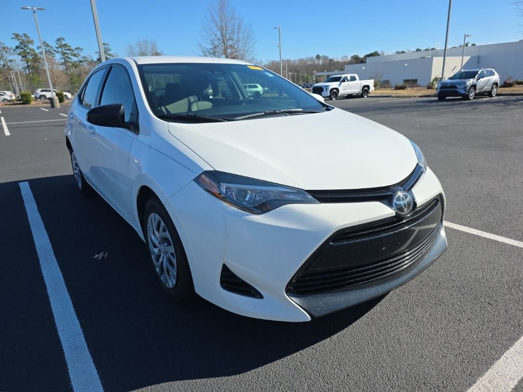 Used 2018 Toyota Corolla LE image 11