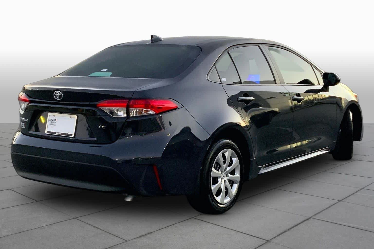 Used 2026 Toyota Corolla LE FWD image 12