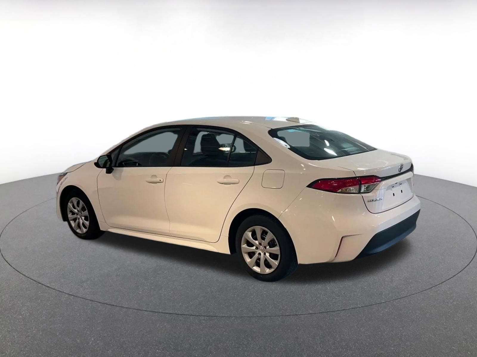 Used 2025 Toyota Corolla LE image 10