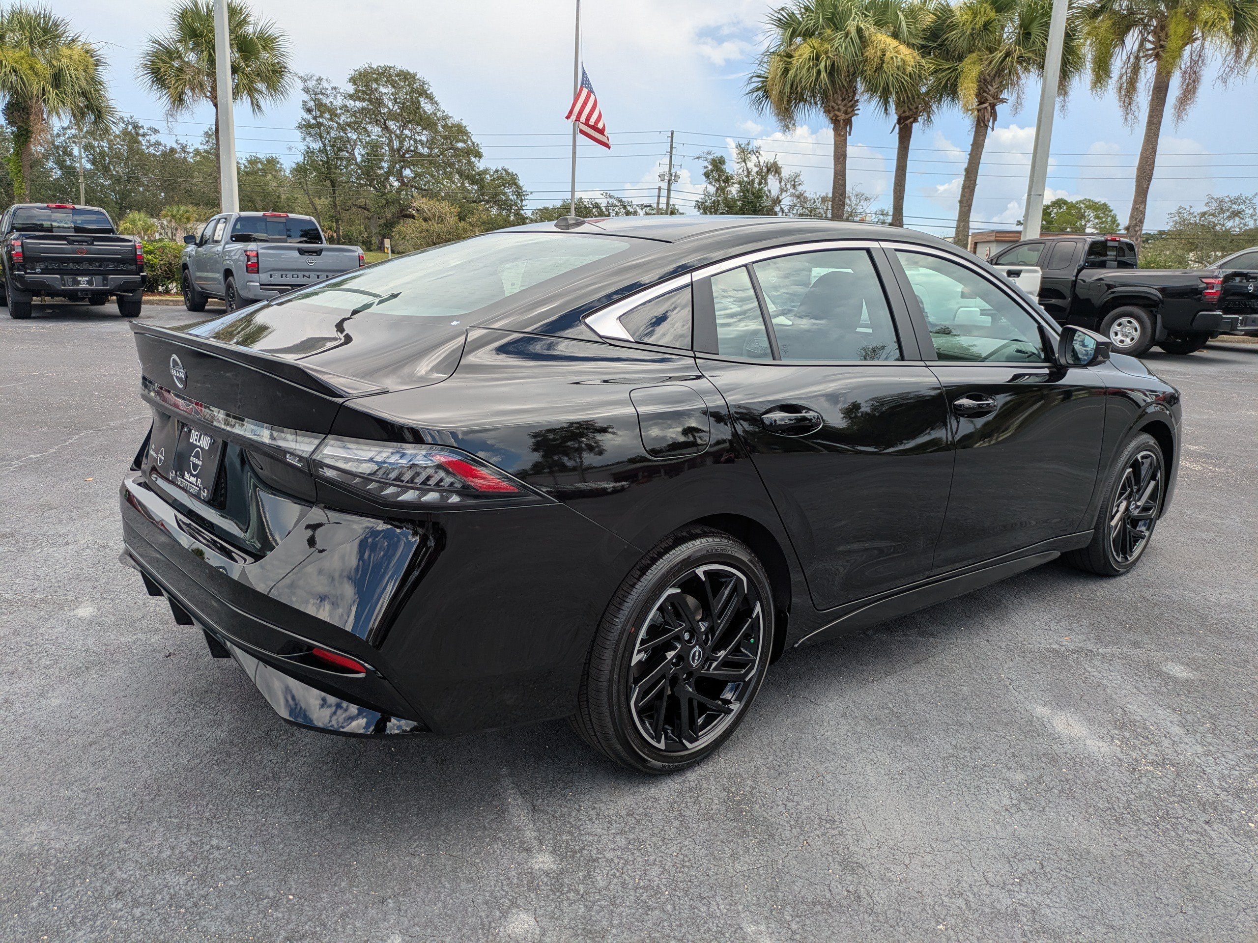 New 2027 Nissan Sentra SR FWD image 4