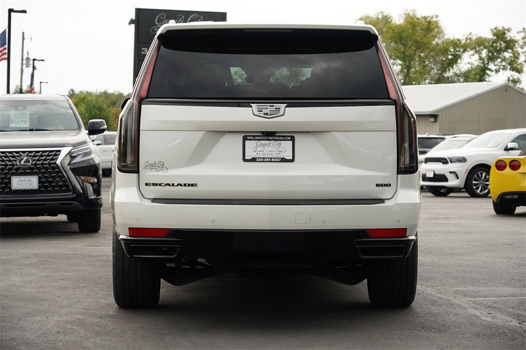 Used 2023 Cadillac Escalade ESV Sport Platinum w/ LPO, ONYX Package image 4