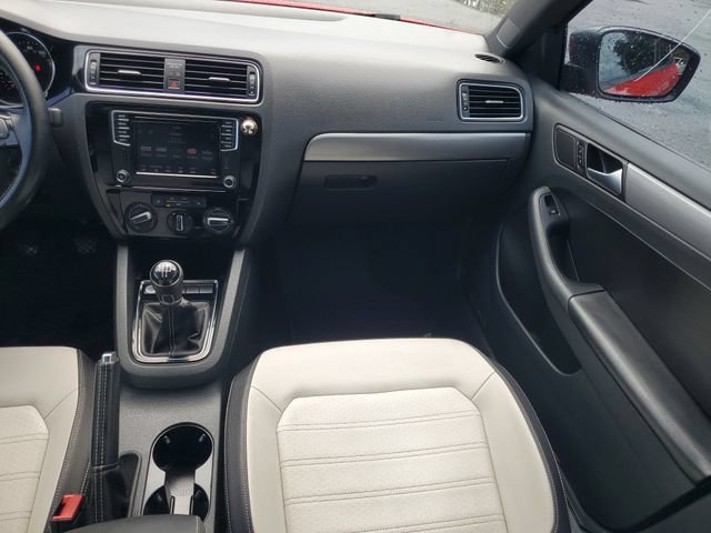 Used 2016 Volkswagen Jetta Sport FWD image 16