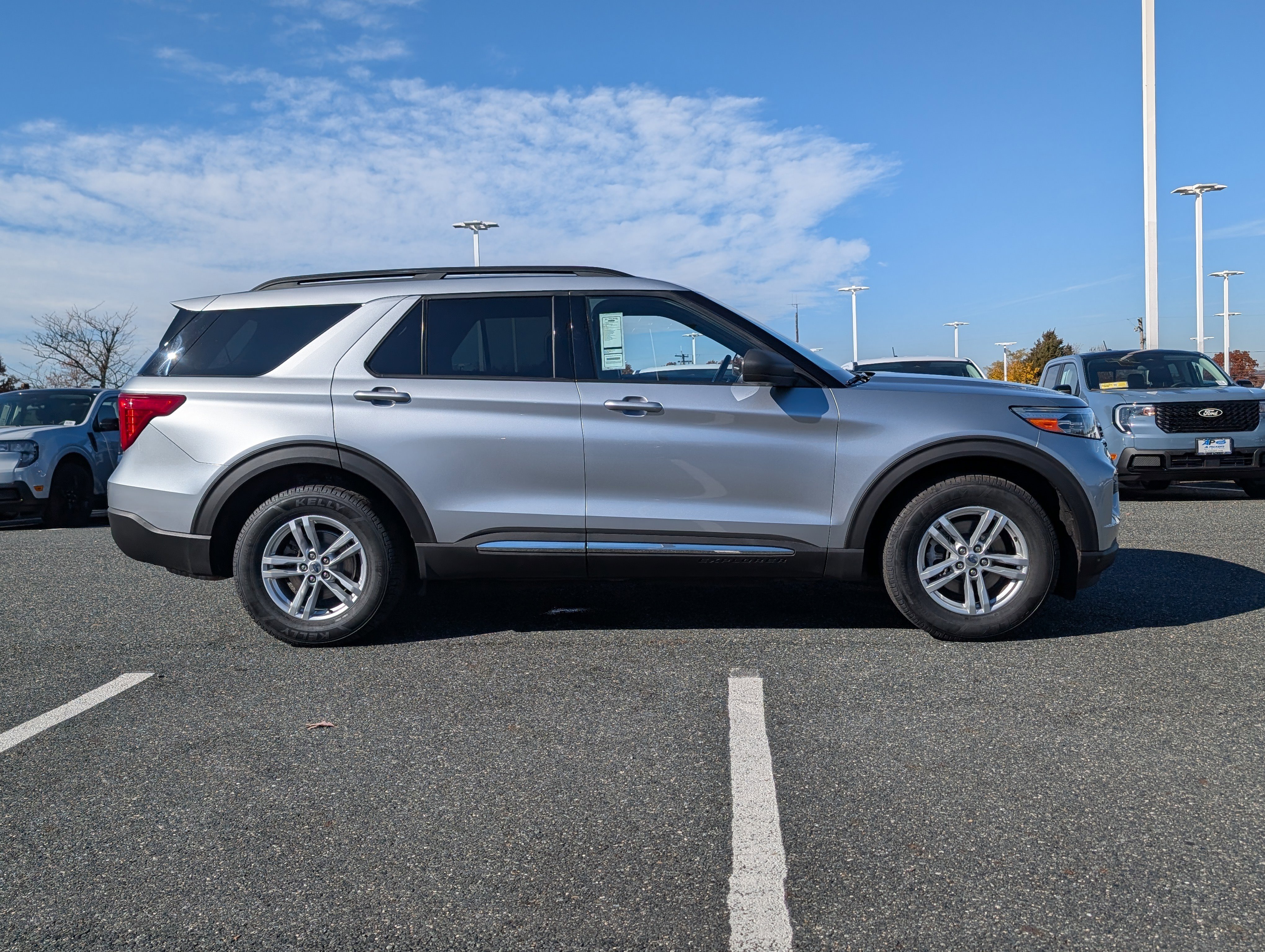 Certified 2020 Ford Explorer XLT image 2