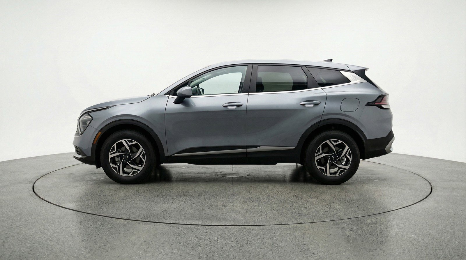 Used 2025 Kia Sportage LX image 5