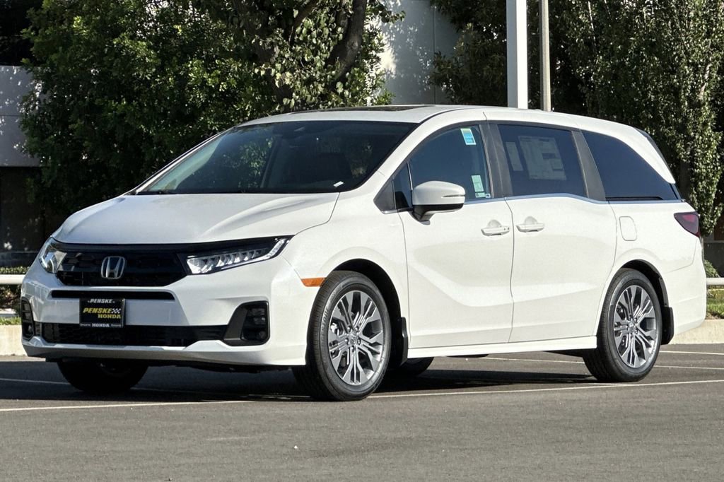 New 2026 Honda Odyssey Touring image 7