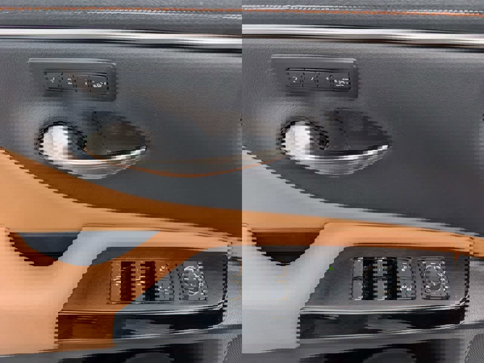 Used 2024 Lexus ES 350 w/ Premium Package image 18