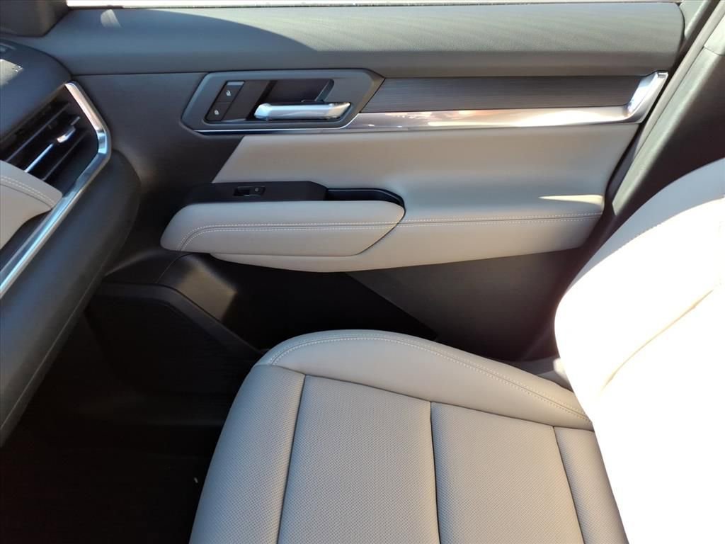 Used 2026 GMC Terrain Elevation w/ Elevation Premium Package image 30