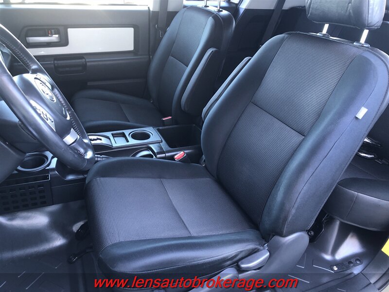Used 2012 Toyota FJ Cruiser 4WD w/ Upgrade Pkg image 12