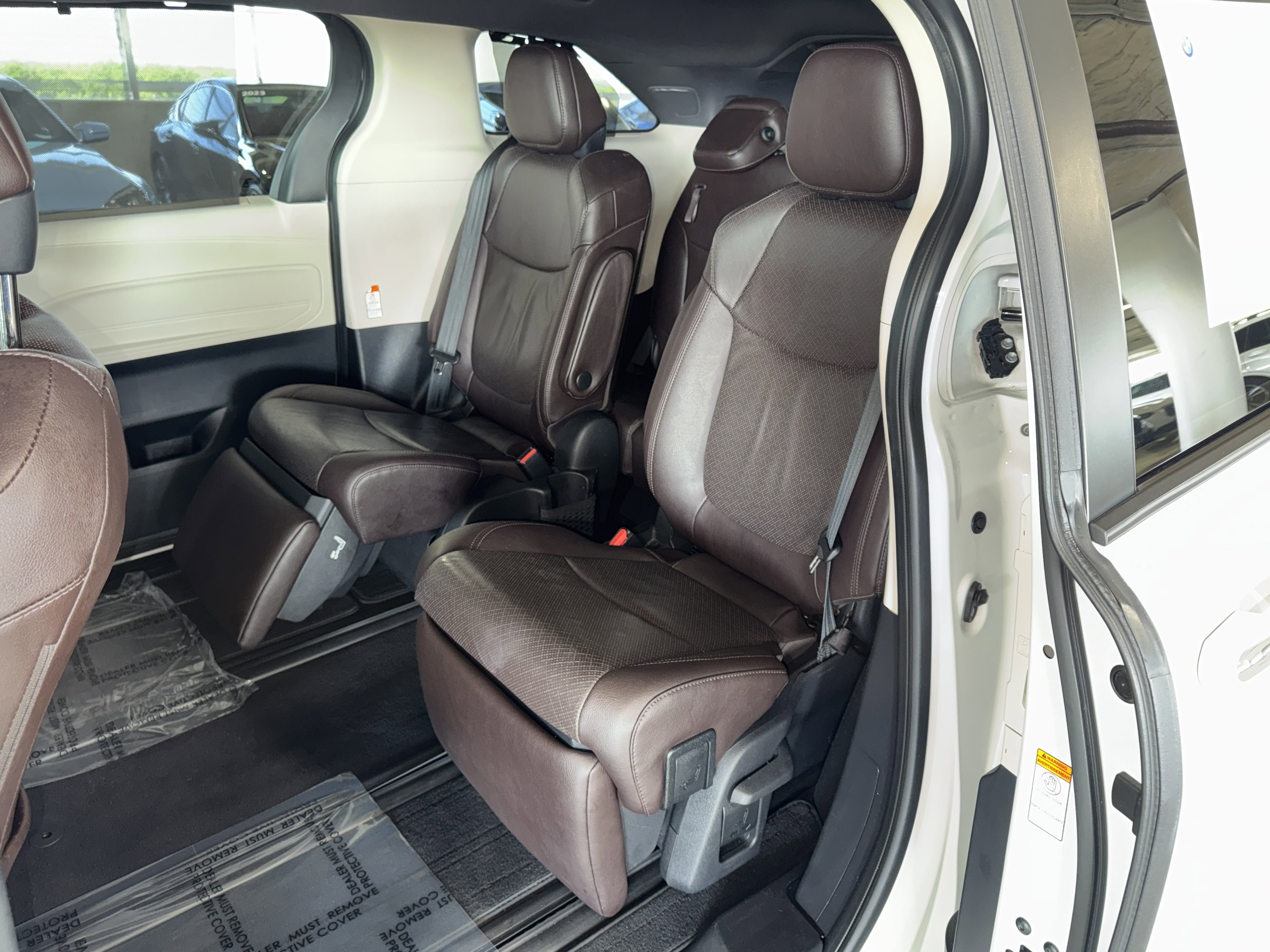 Used 2021 Toyota Sienna Platinum image 15