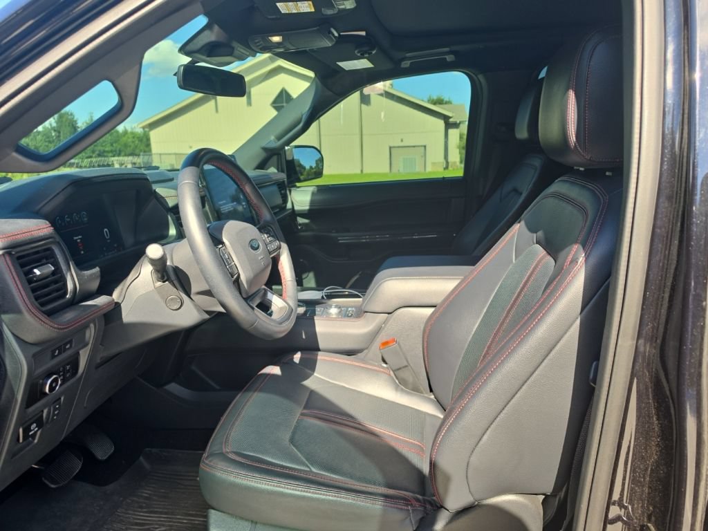 Used 2023 Ford Expedition Limited AWD/4WD image 8
