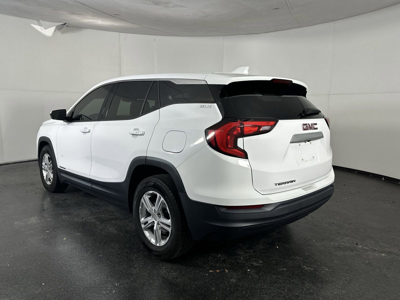 Used 2020 GMC Terrain SLE image 9