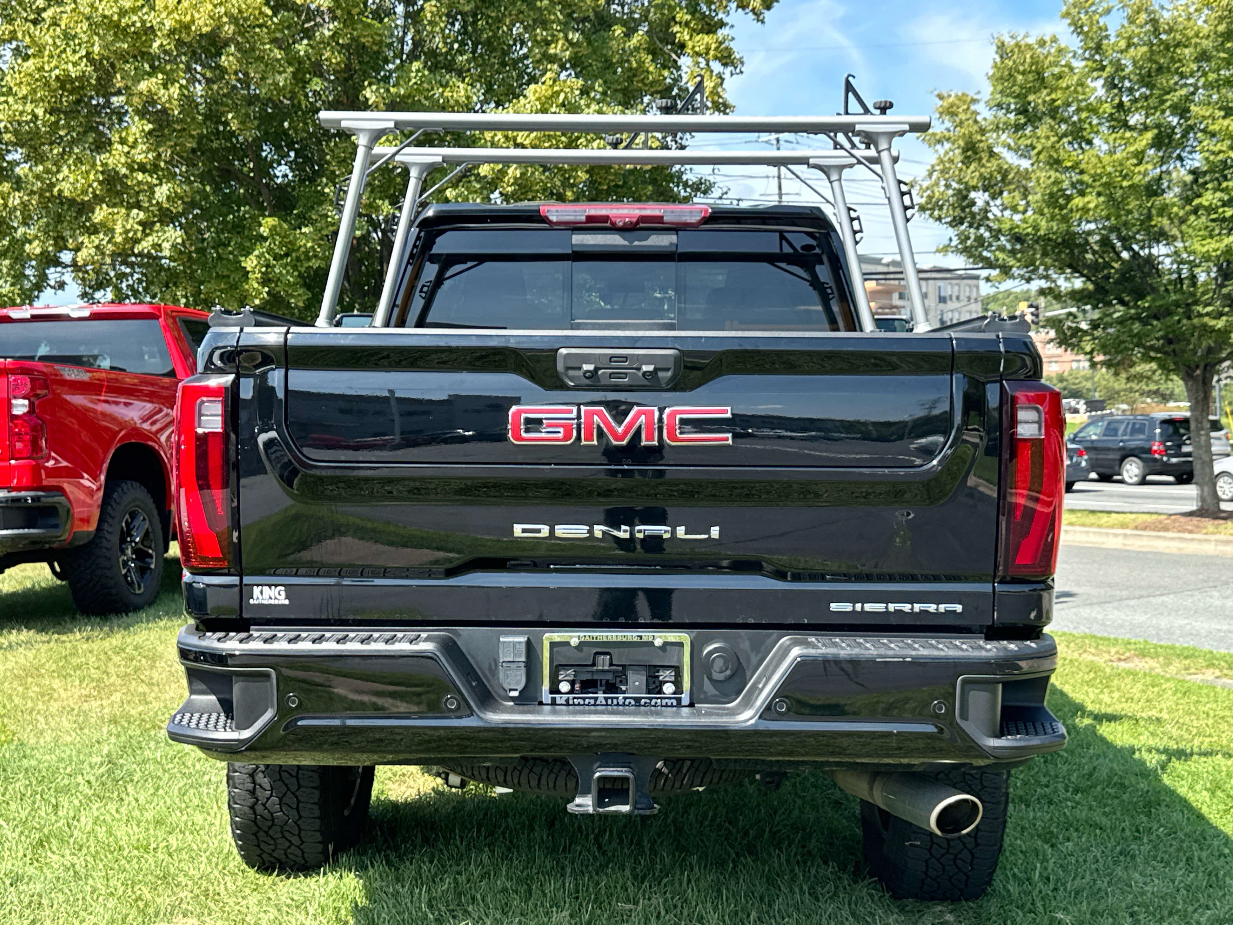 Used 2024 GMC Sierra 2500 Denali w/ Denali Reserve Package AWD/4WD image 6