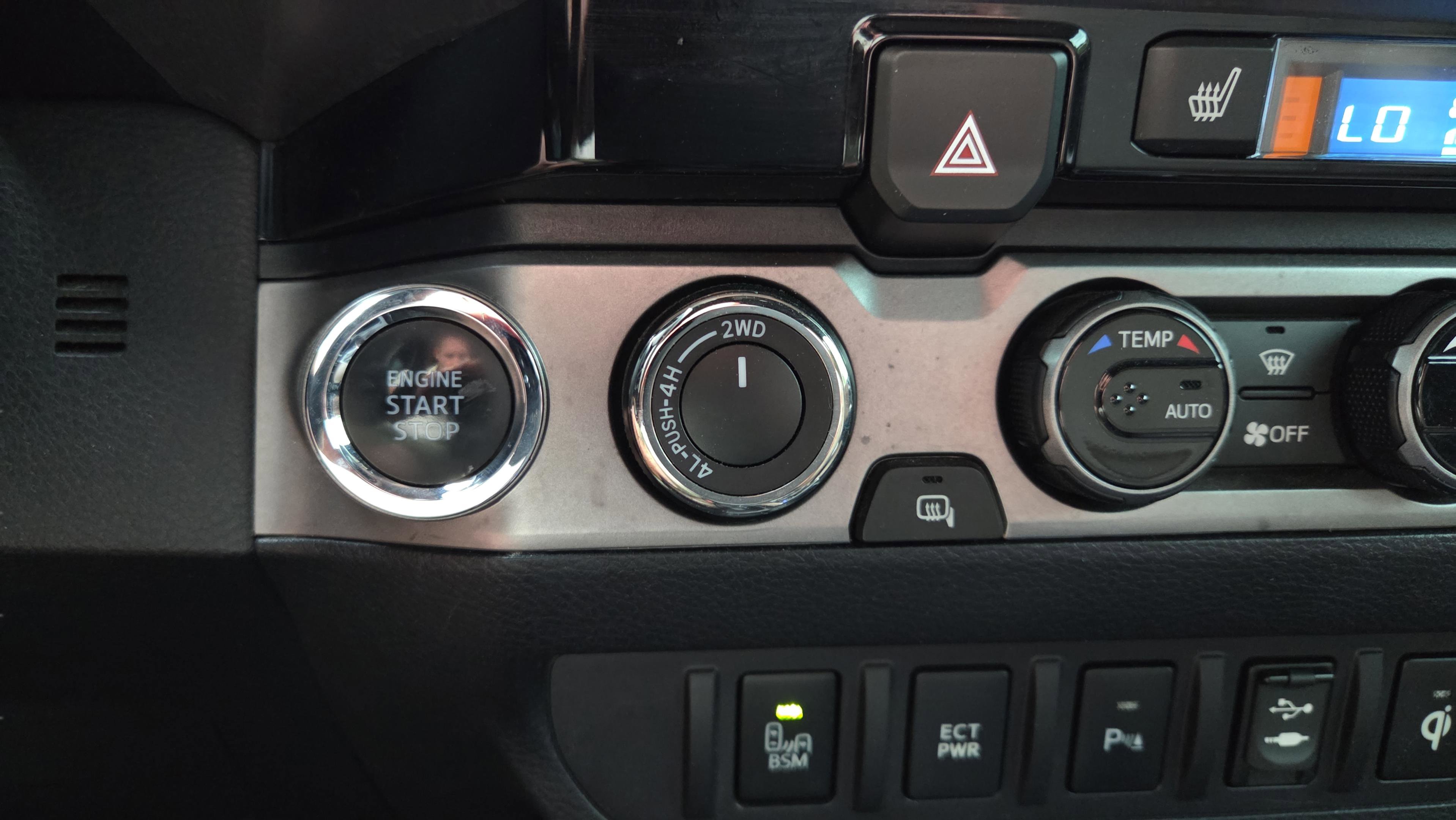 Used 2017 Toyota Tacoma Limited w/ Tow Package AWD/4WD image 25