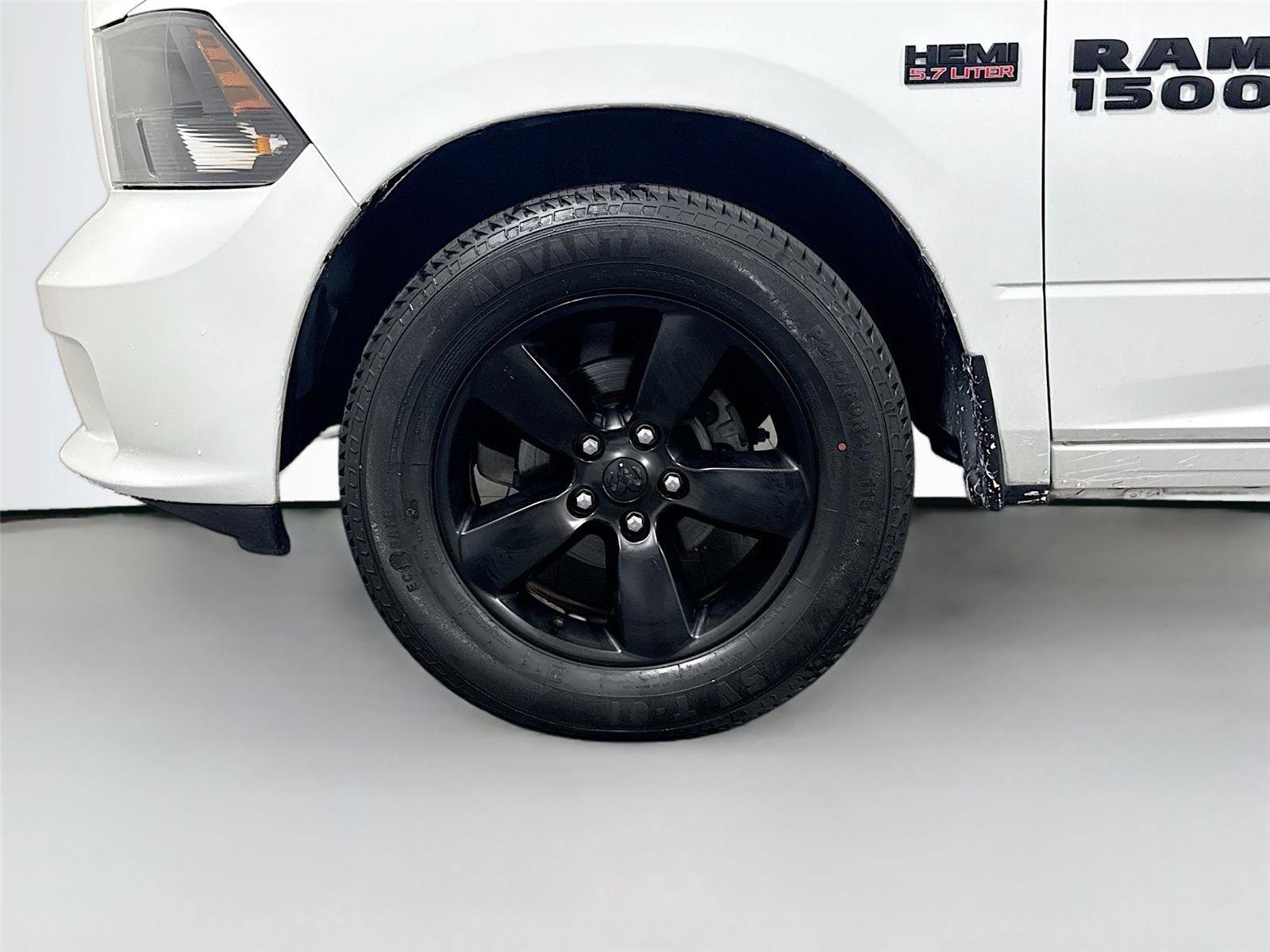 Used 2018 RAM 1500 Express RWD image 24