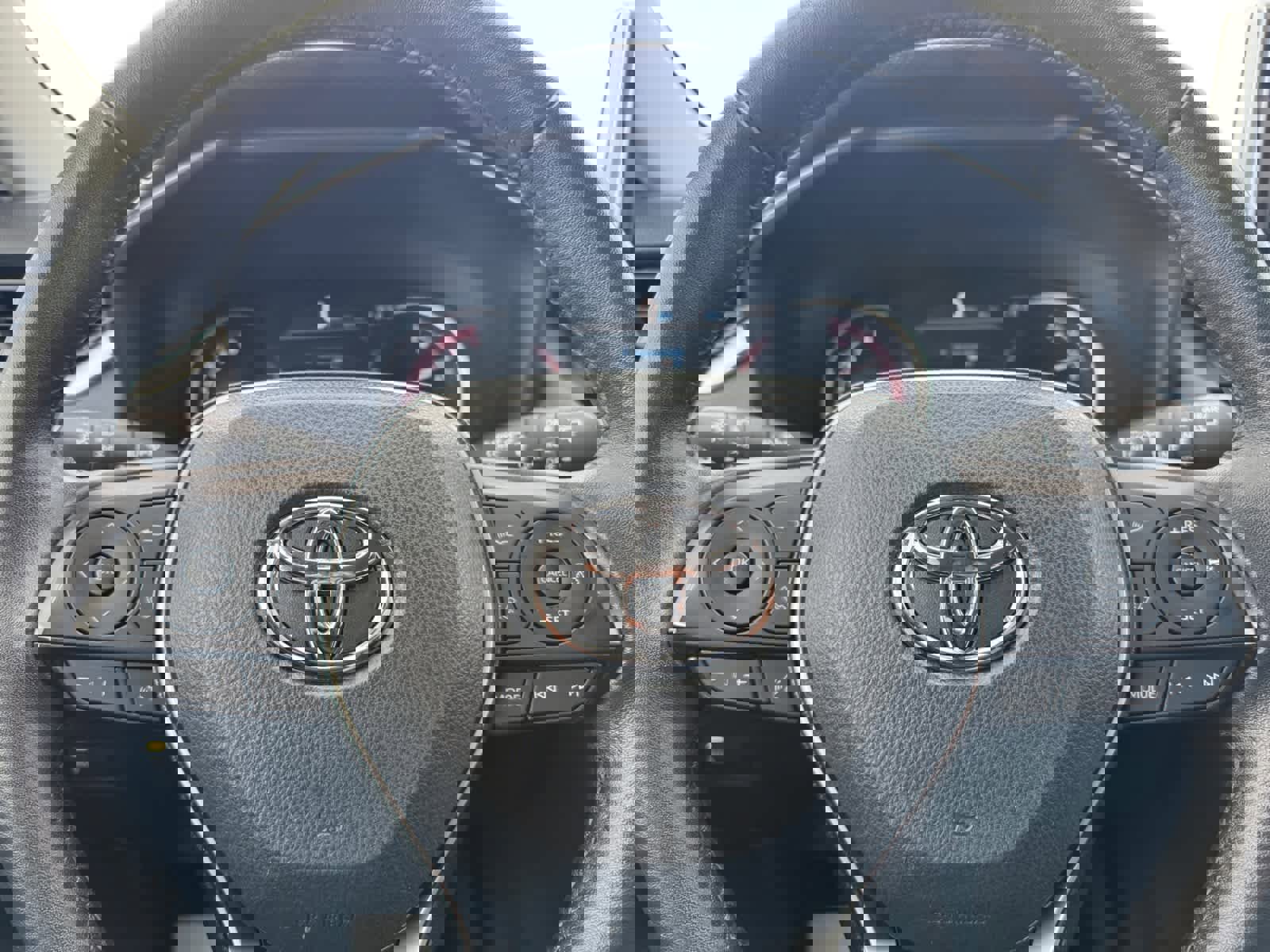 Used 2023 Toyota RAV4 Adventure image 17