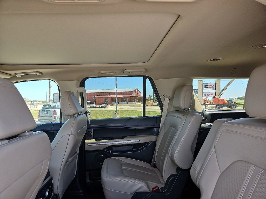 Used 2024 Ford Expedition Limited RWD image 18