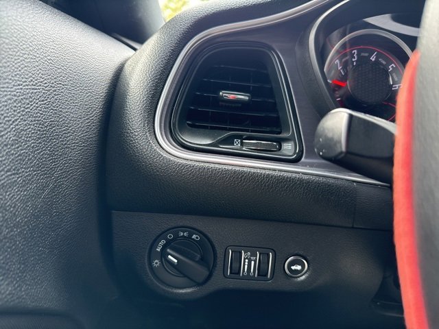 Used 2018 Dodge Challenger SXT image 14