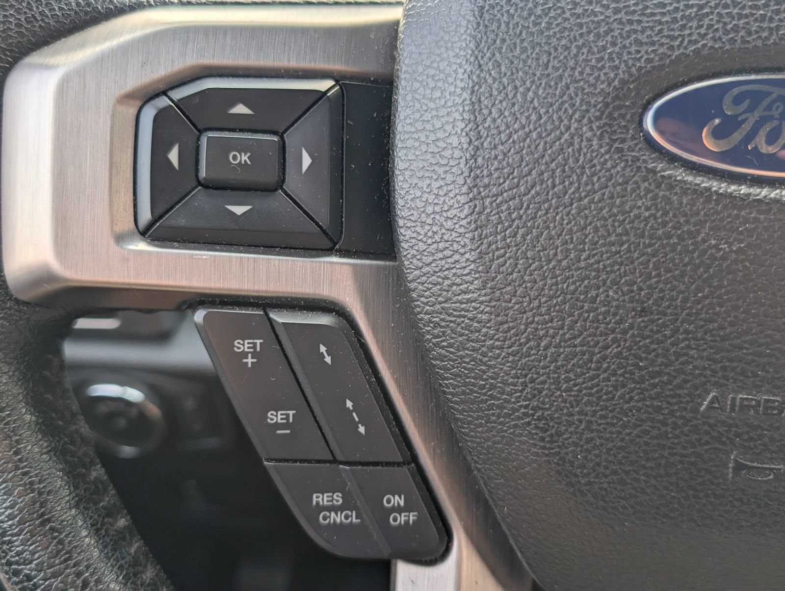 Used 2016 Ford F150 Platinum w/ Equipment Group 701A Luxury AWD/4WD image 18