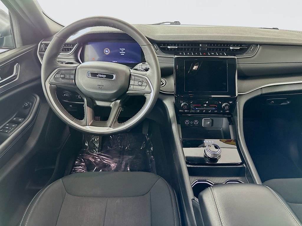 Used 2025 Jeep Grand Cherokee L Laredo w/ Luxury Tech Group I image 33