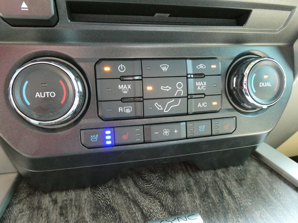 Used 2017 Ford F350 Lariat w/ Lariat Ultimate Package AWD/4WD image 34
