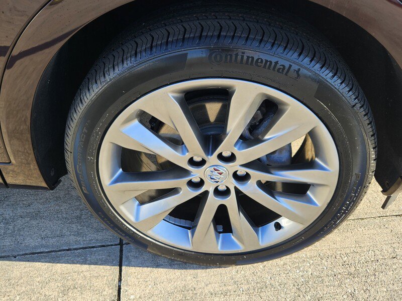 Used 2022 Buick Envision Avenir w/ Technology Package II image 16