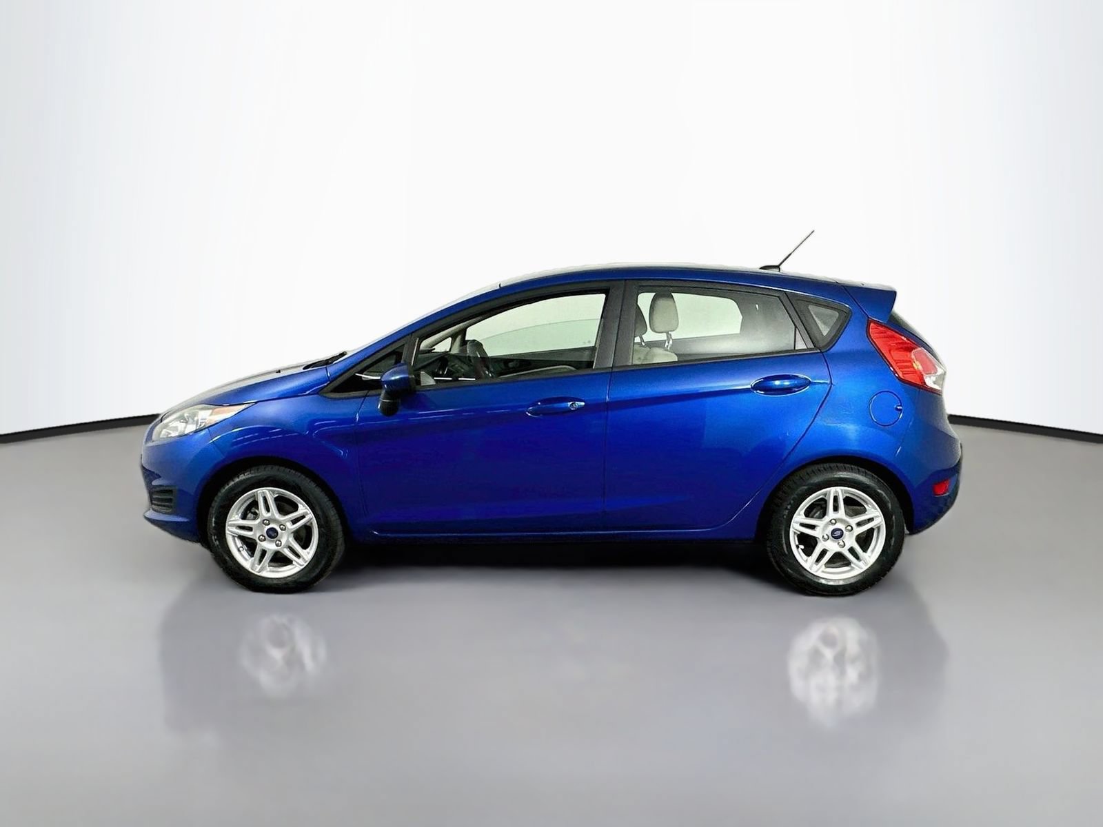 Used 2018 Ford Fiesta SE FWD image 4