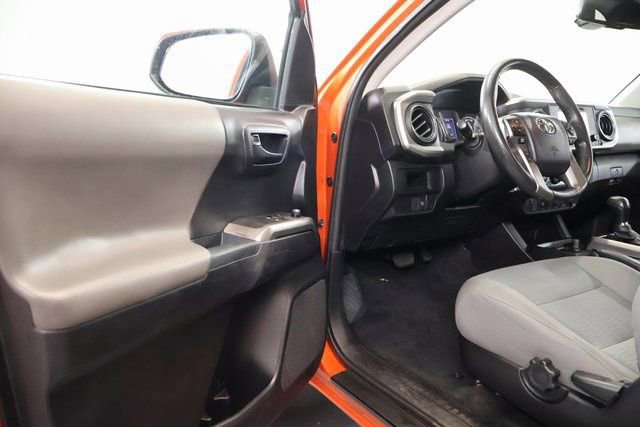 Used 2018 Toyota Tacoma SR5 image 9