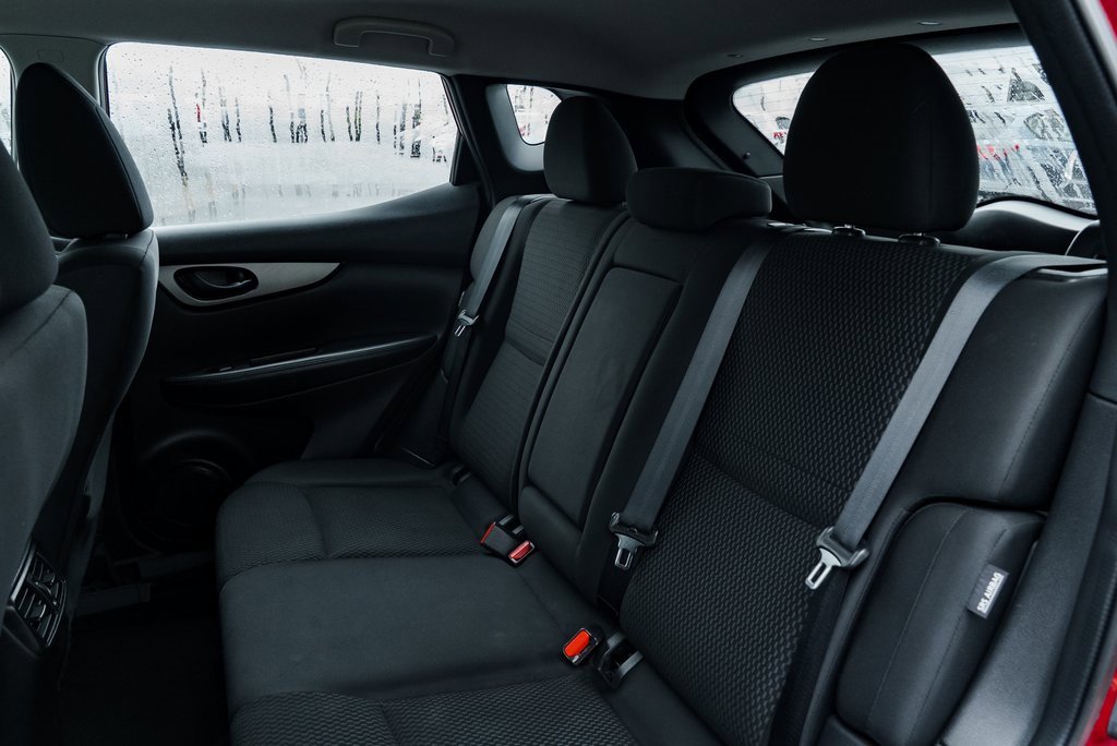 Used 2021 Nissan Rogue Sport S image 22