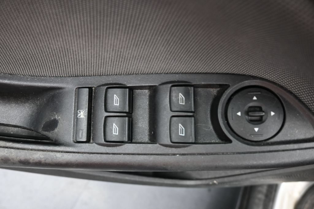 Used 2014 Ford Focus SE FWD image 15