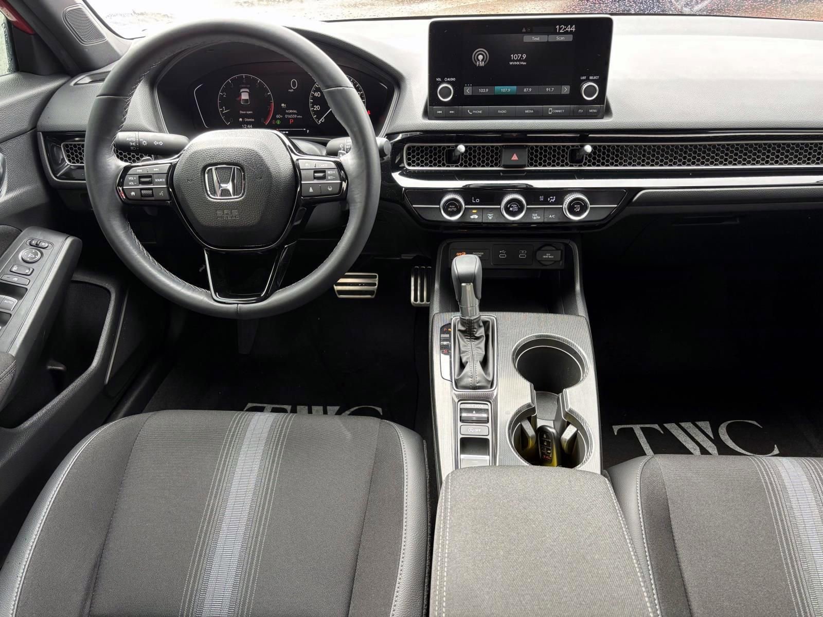 Used 2025 Honda Civic Sport image 28